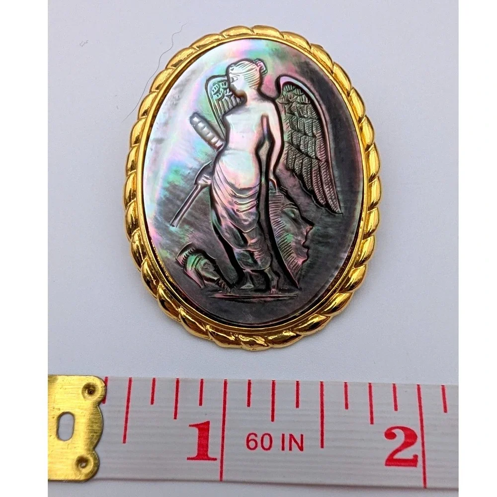 Vintage Black Mother of Pearl Cameo Brooch Pendant Gold Tone Winged Goddess 2in